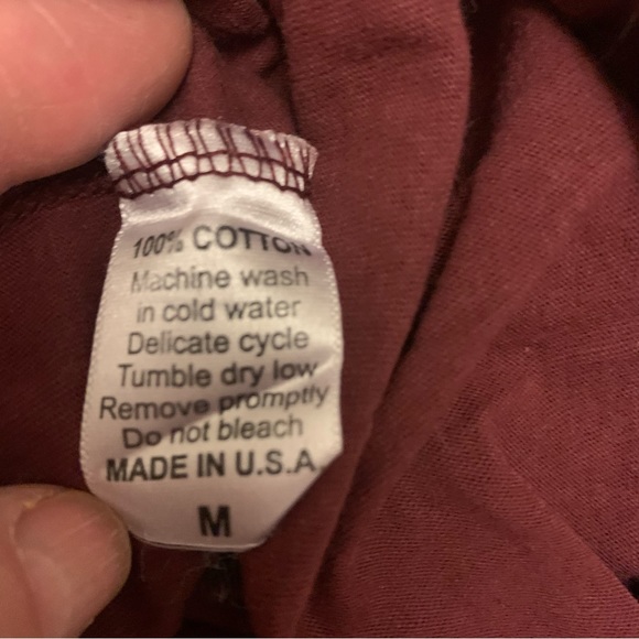 Harvard University maroon t-shirt with gorgeous sparkly embellishments size M - Picture 7 of 9